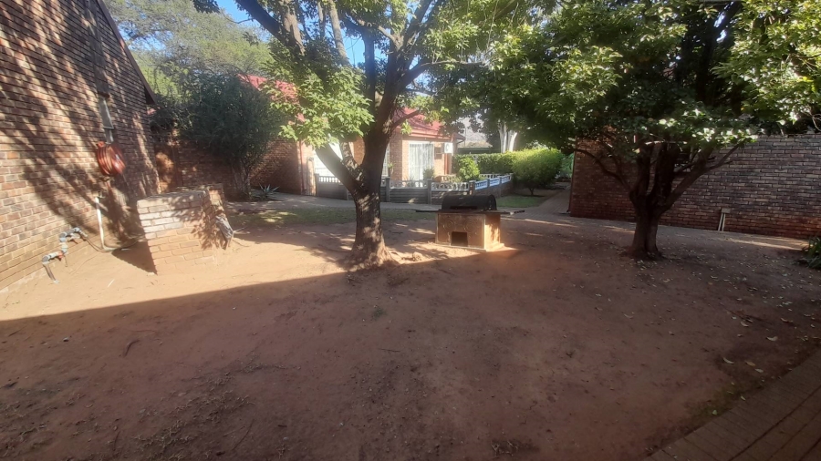 1 Bedroom Property for Sale in Meerhof North West